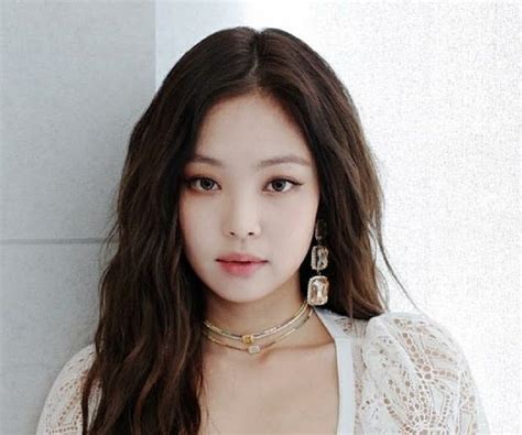 Jennie (singer)